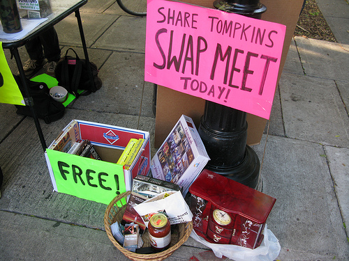 Free piles are sharing without the need to barter