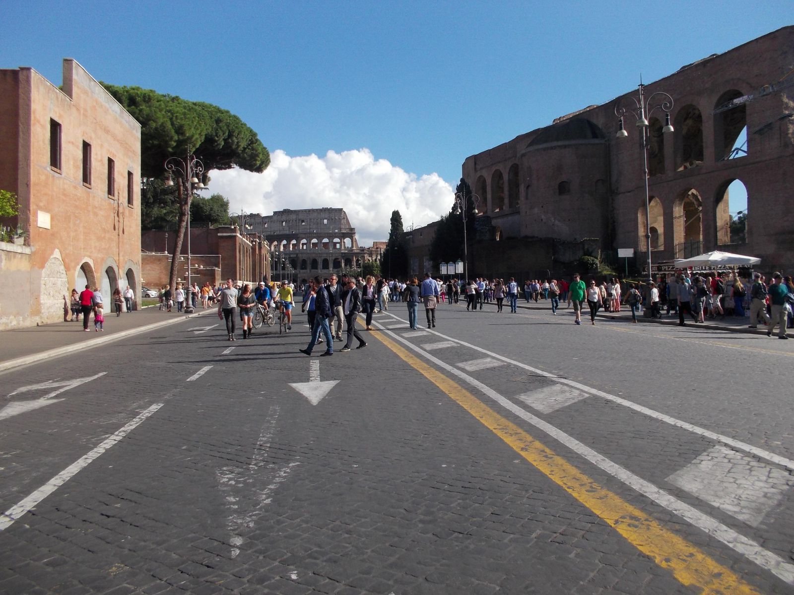 Via dei Fori Imperiali, free of congestion on a pedestrians-only Sunday
