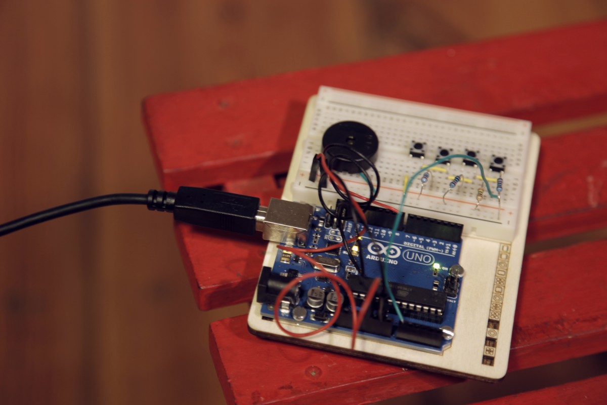 Believe it or not, this is a working 4-note keyboard...