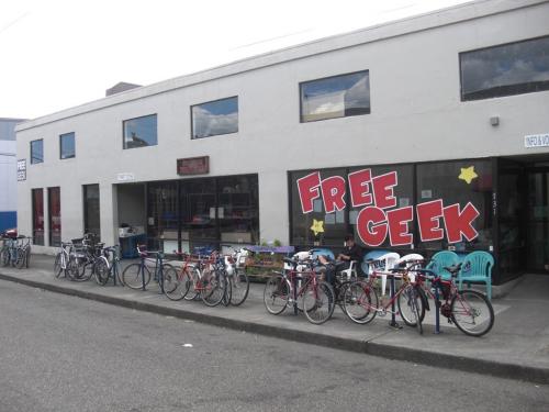 freegeek_outside-500x375.jpg