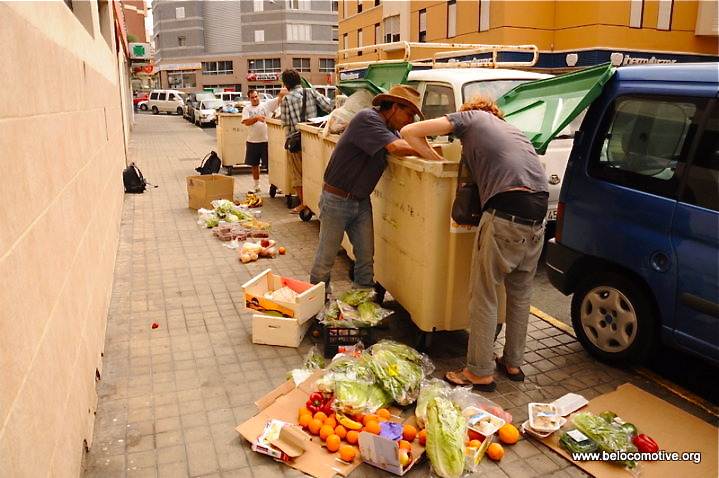 Nicola Zolin and others find food in some fruitful dumpsters in Las Palmas, the co-capital of the Canary Islands.