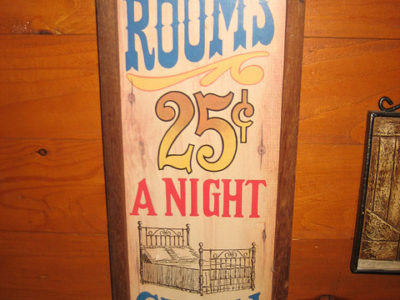rooms-25-cents_flickr_zoedisco.jpg
