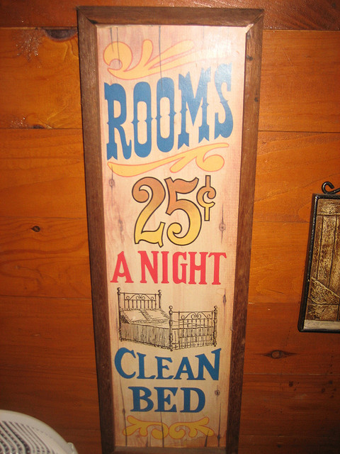 rooms-25-cents_flickr_zoedisco.jpg