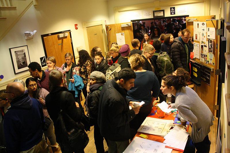 View of the lobby between classes. Photo credit: Paula Junn.