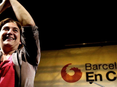 Ada-Colau--de-Barcelona-en-Comu--celebra-con-sus-companeros-tras-convertirse-en-la-primera-mujer-que-ha-ganado-las-elecciones-municipales-en-Barcelona.jpg