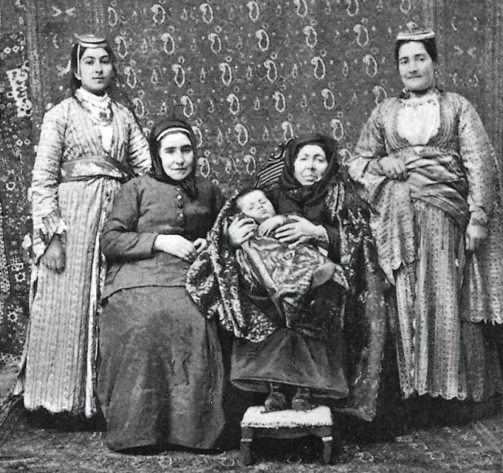 Lynch_Armenia_Five_generations.png