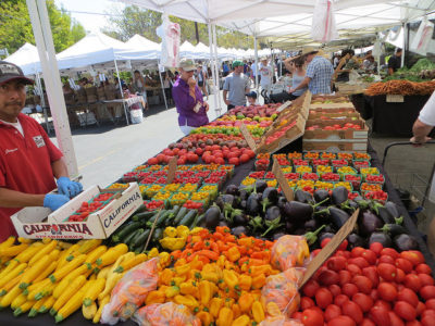 farmers' market.jpg