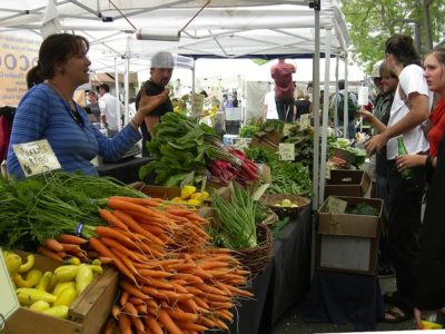 Ballard Sunday Farmers' Market via Wikimedia Commons