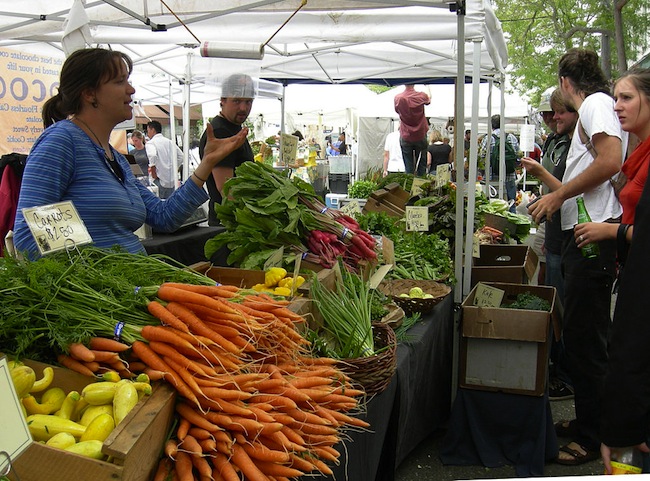 Ballard Sunday Farmers' Market via Wikimedia Commons