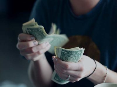 Banking photo by Sharon McCutcheon on Unsplash