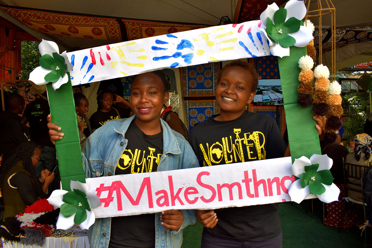 Women in Make SMTHNG frame