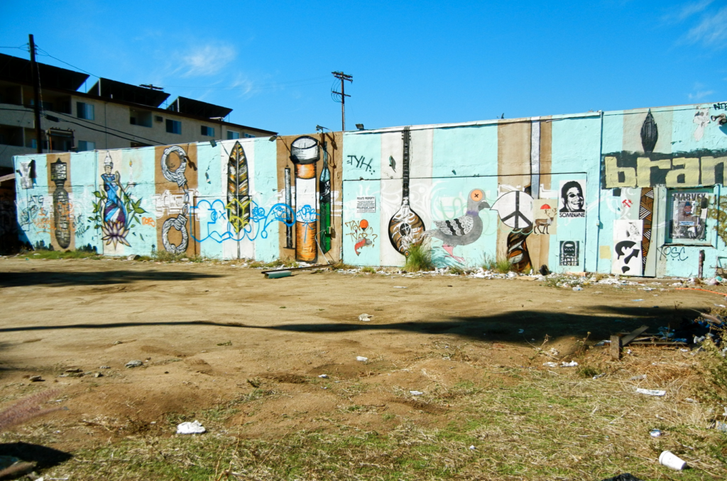Vacant lot on the SW corner of Melrose Avenue and Sycamore Avenue. Credit: Los Angeles Love Affair