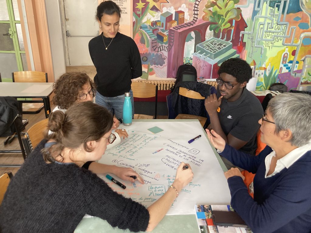 La BOM Staff and members participating in a World Cafe workshop exploring what it will take to become of 'Sharing Hub' led by Shareable's Tom Llewellyn